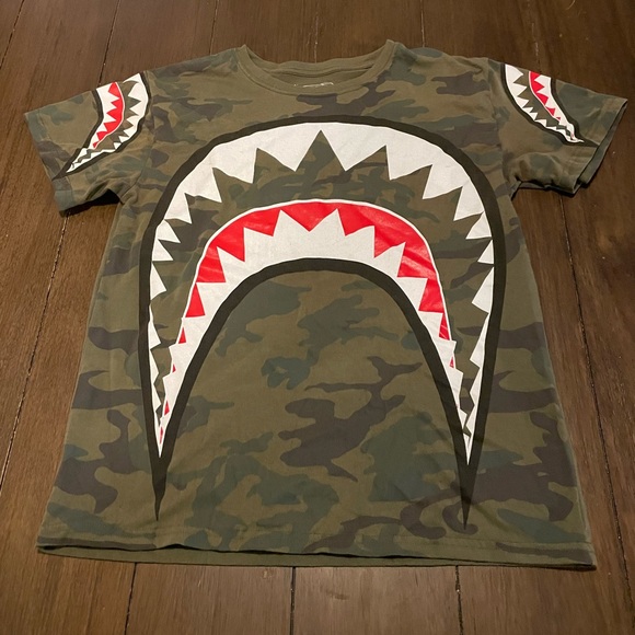 Fresh Laundry Other - 🔴 Fresh Laundry Camo Tshirt